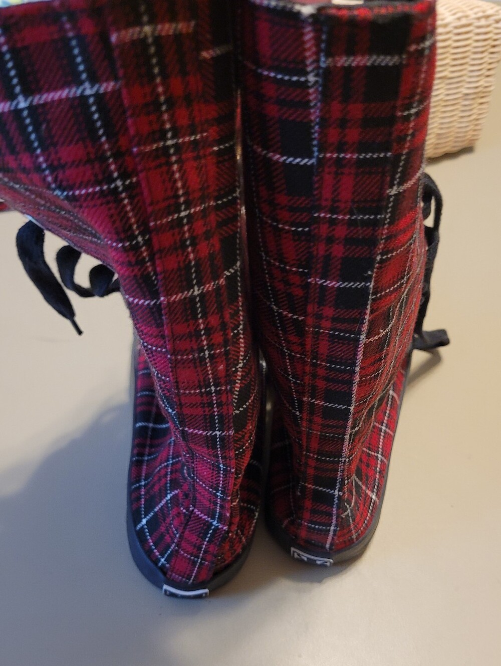 TUK - Red Plaid Lace-Up High-Top Women’s Sneakers.  Size 5 - Picture 2 of 8